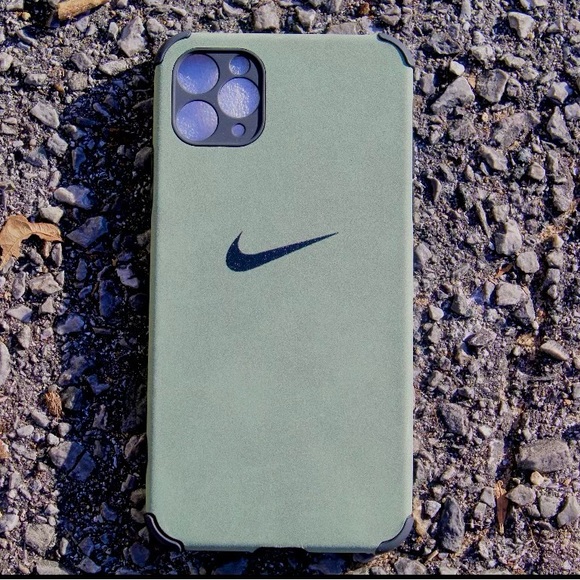 Nike iPhone case - Picture 4 of 5